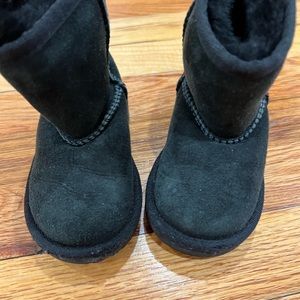 Toddler Black Uggs size 6